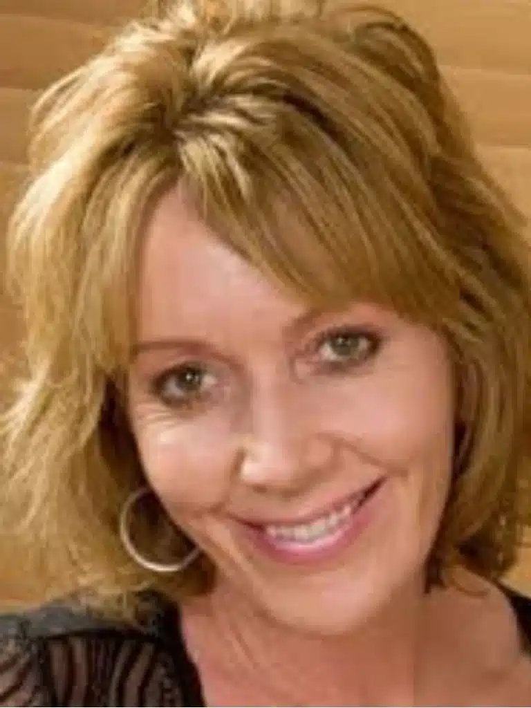 Samantha Stone Biography: Wiki, Age, Career, Height, Weight, Husband, Net Worth & More